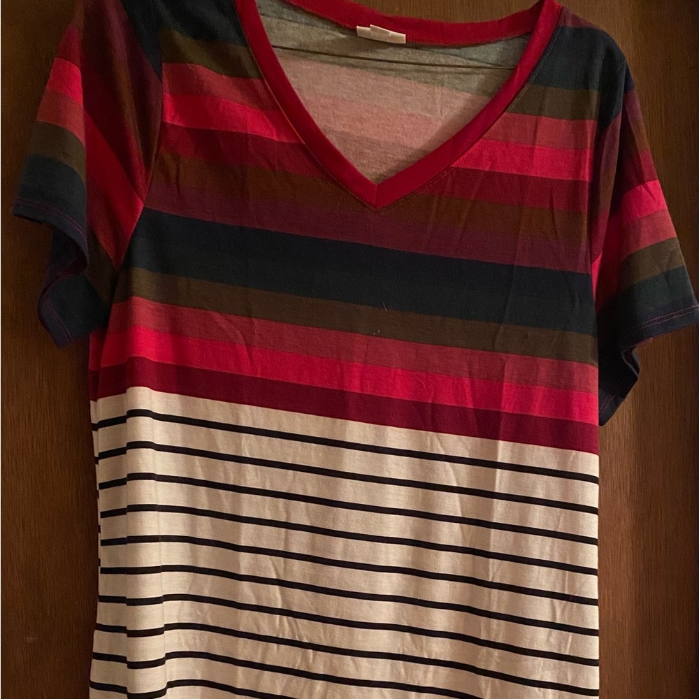 Lularoe v neck short sleeve long tunic